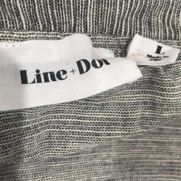 Line & Dot Belen Off-the-Shoulder Top - Picture 4 of 7